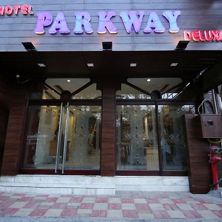 Hotel Parkway Deluxe New Delhi Exterior foto
