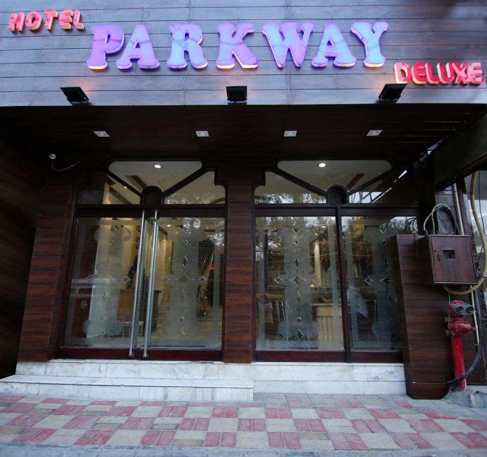 Hotel Parkway Deluxe New Delhi Exterior foto