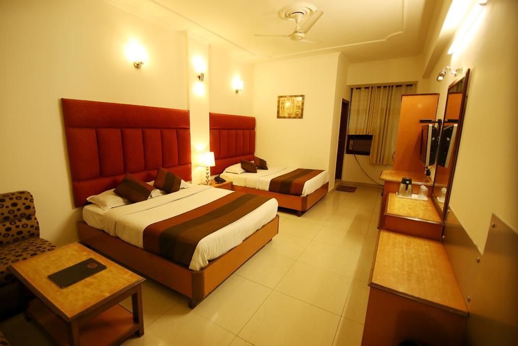 Hotel Parkway Deluxe New Delhi Exterior foto