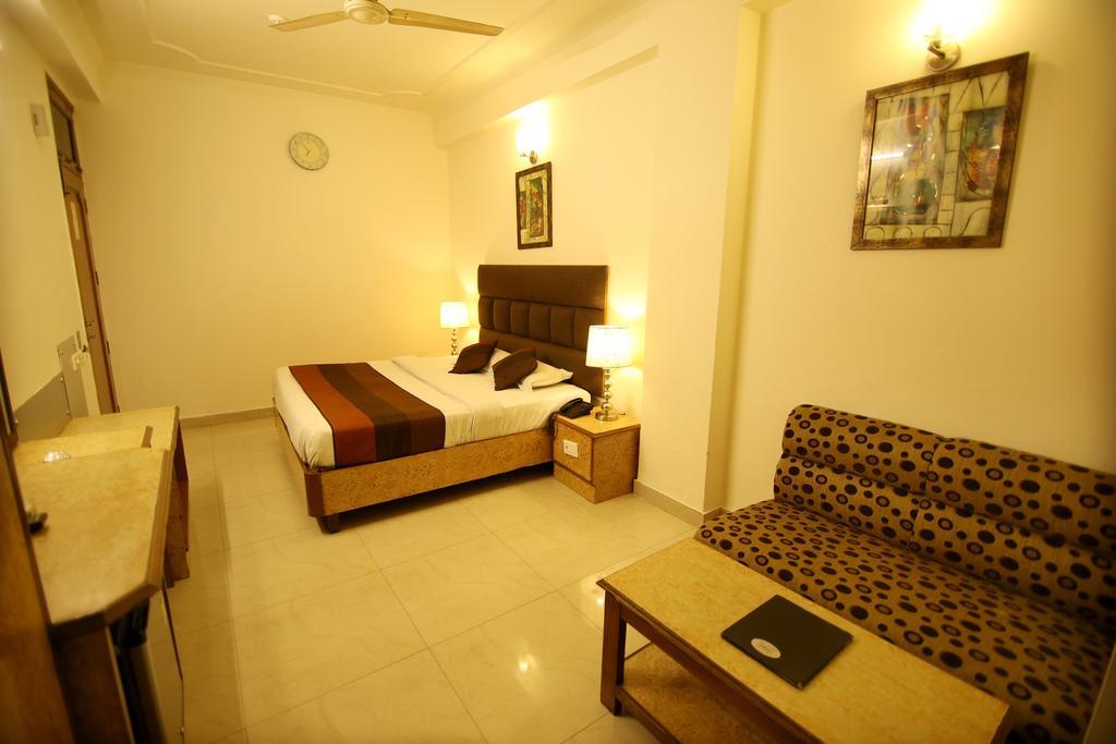 Hotel Parkway Deluxe New Delhi Exterior foto