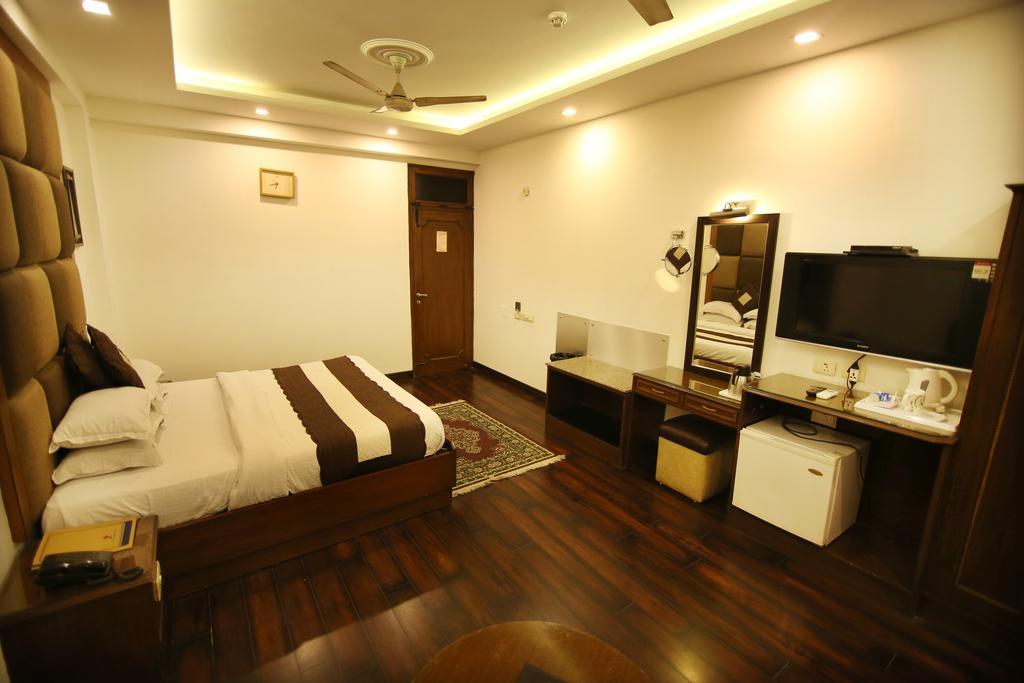 Hotel Parkway Deluxe New Delhi Exterior foto