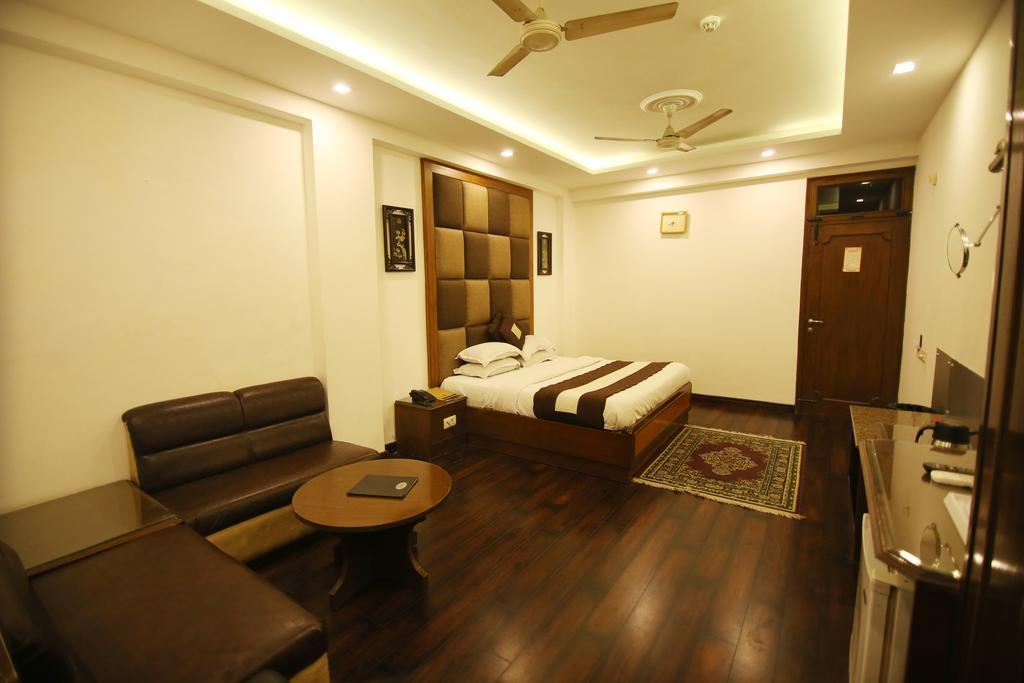 Hotel Parkway Deluxe New Delhi Exterior foto