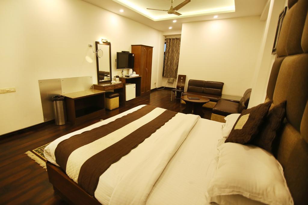 Hotel Parkway Deluxe New Delhi Exterior foto