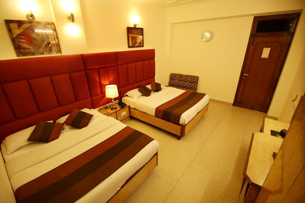Hotel Parkway Deluxe New Delhi Exterior foto