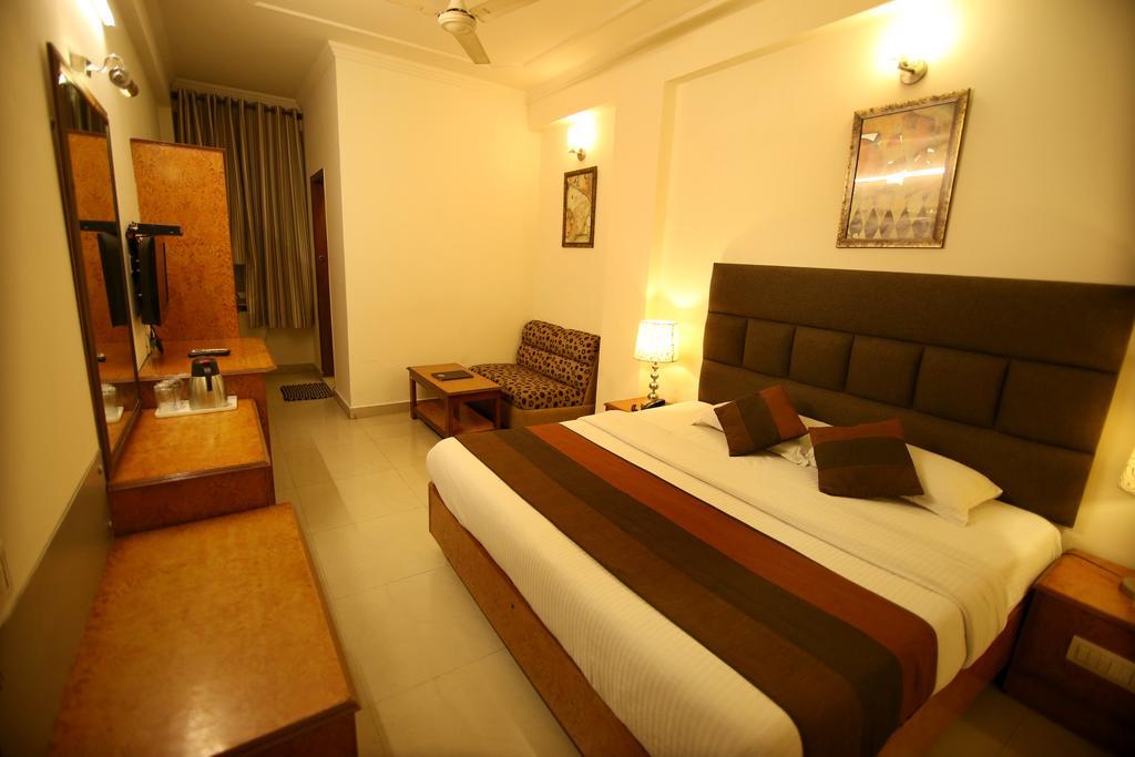 Hotel Parkway Deluxe New Delhi Exterior foto
