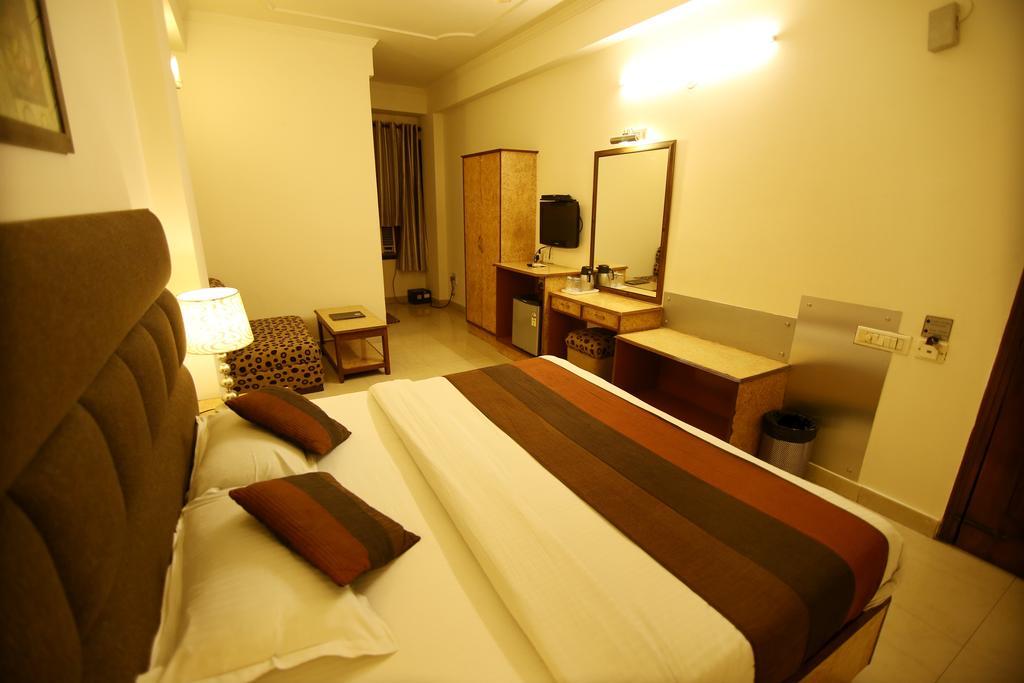 Hotel Parkway Deluxe New Delhi Exterior foto