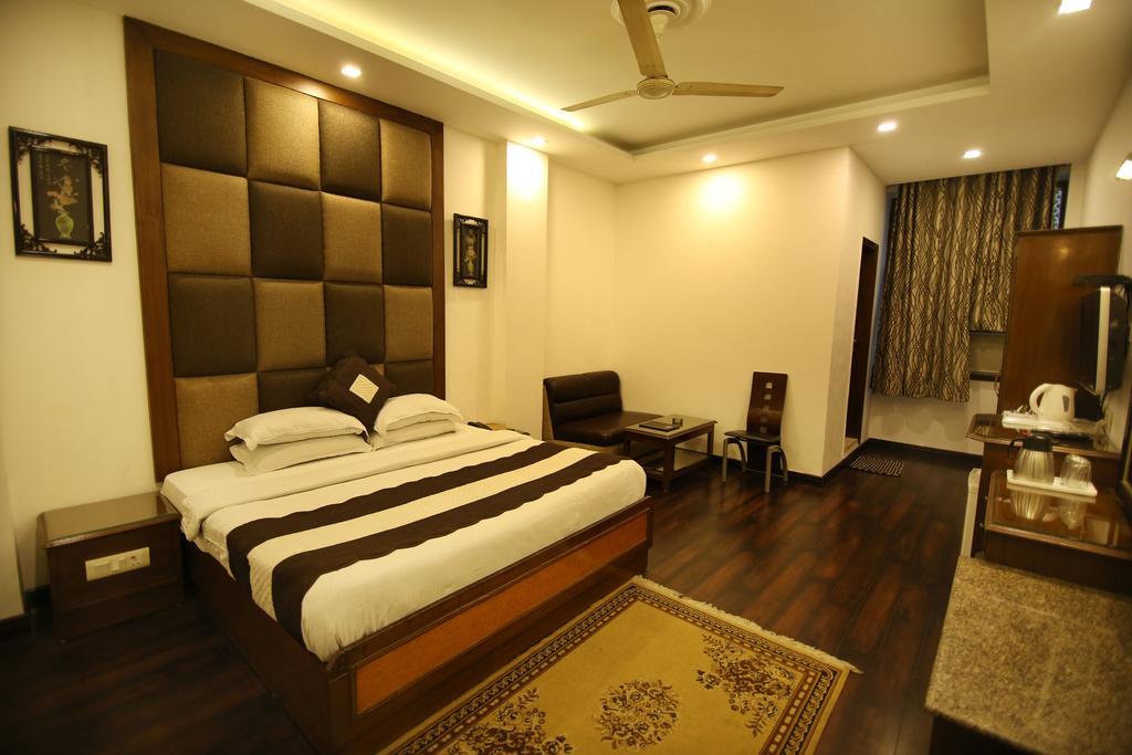 Hotel Parkway Deluxe New Delhi Exterior foto