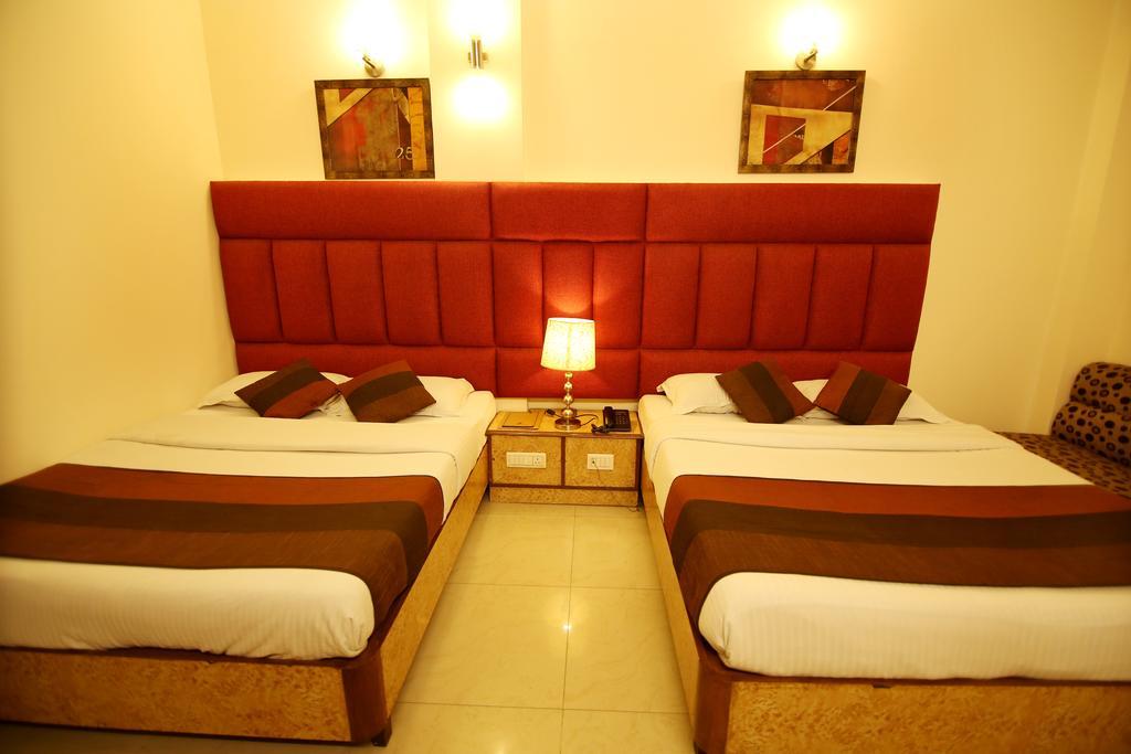 Hotel Parkway Deluxe New Delhi Exterior foto