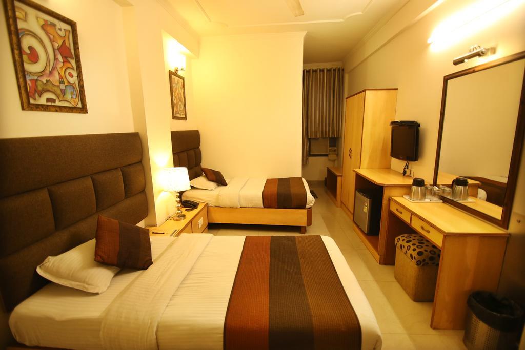 Hotel Parkway Deluxe New Delhi Exterior foto