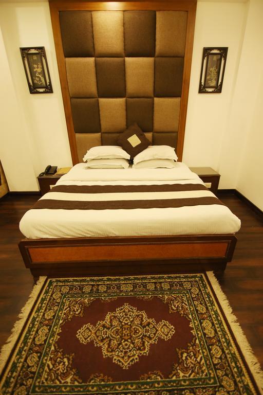 Hotel Parkway Deluxe New Delhi Exterior foto