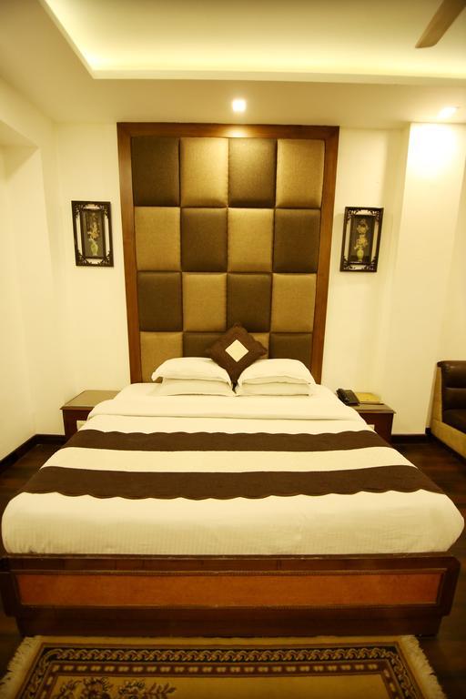 Hotel Parkway Deluxe New Delhi Exterior foto