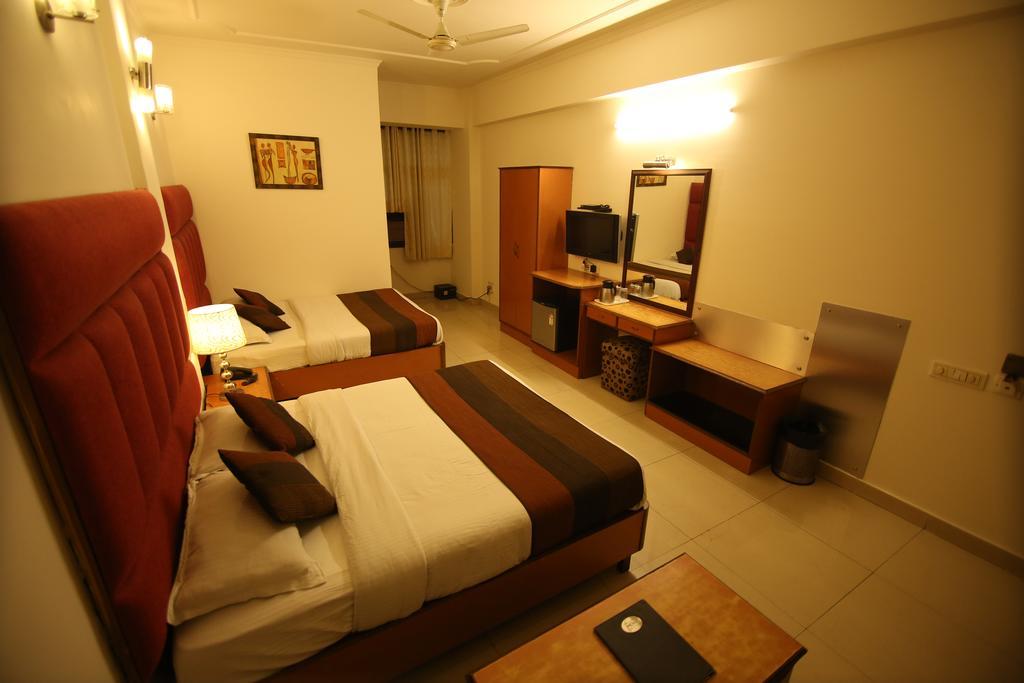 Hotel Parkway Deluxe New Delhi Exterior foto