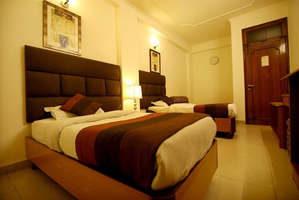 Hotel Parkway Deluxe New Delhi Exterior foto