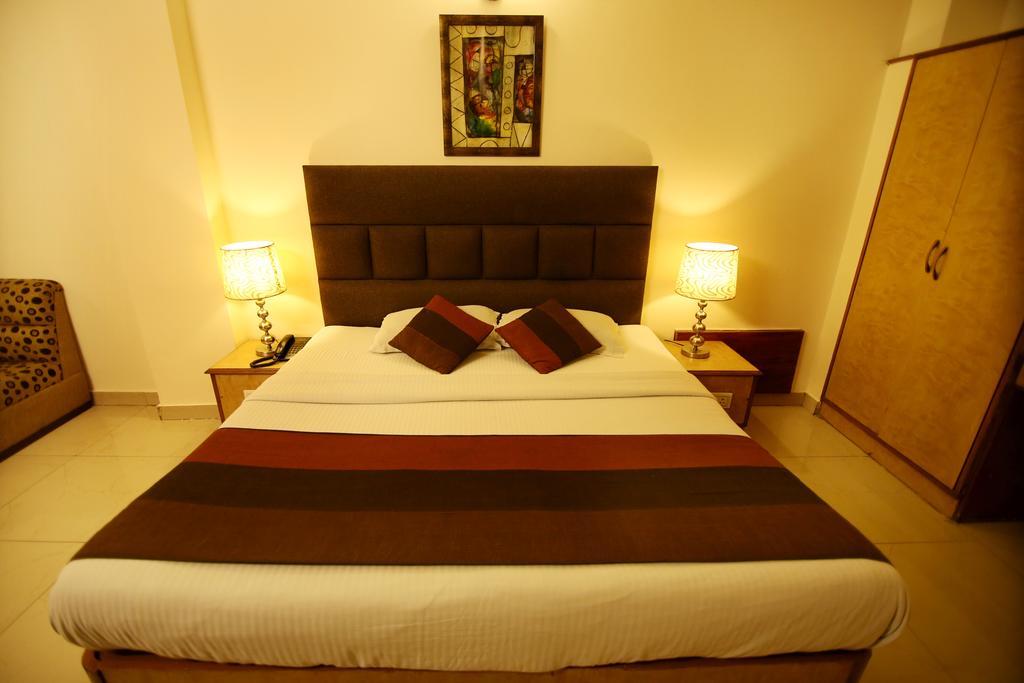 Hotel Parkway Deluxe New Delhi Exterior foto