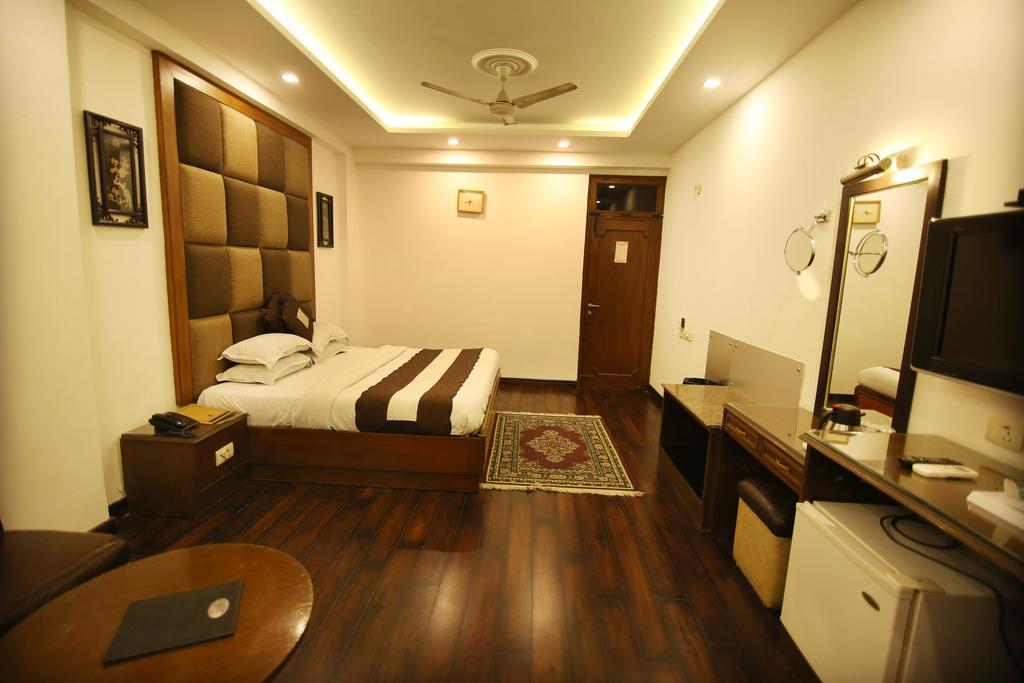 Hotel Parkway Deluxe New Delhi Exterior foto