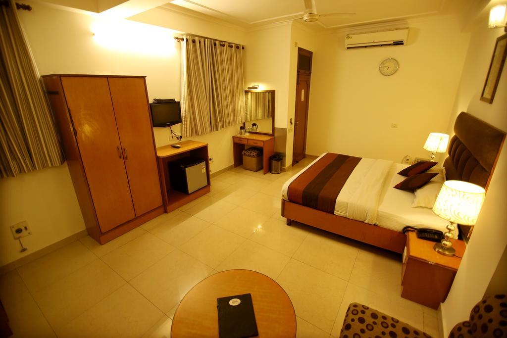 Hotel Parkway Deluxe New Delhi Exterior foto