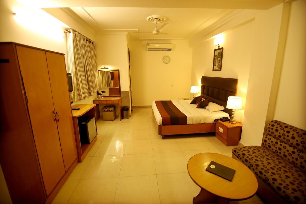 Hotel Parkway Deluxe New Delhi Exterior foto