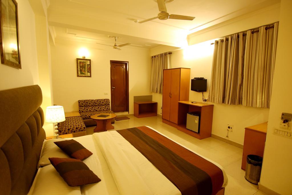 Hotel Parkway Deluxe New Delhi Exterior foto