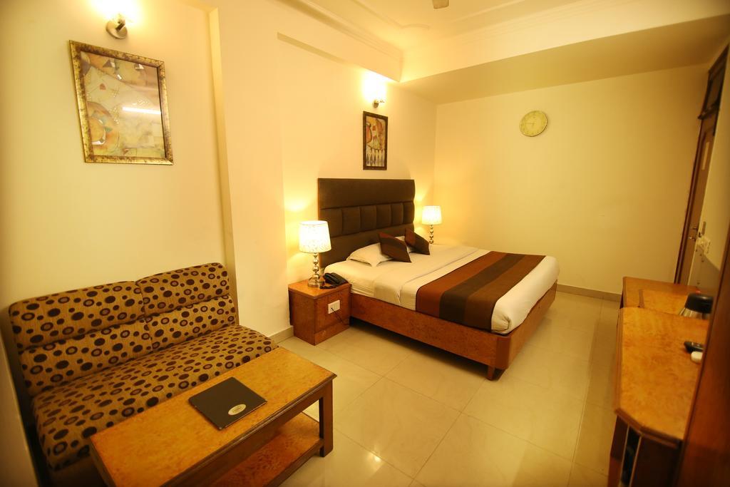 Hotel Parkway Deluxe New Delhi Exterior foto