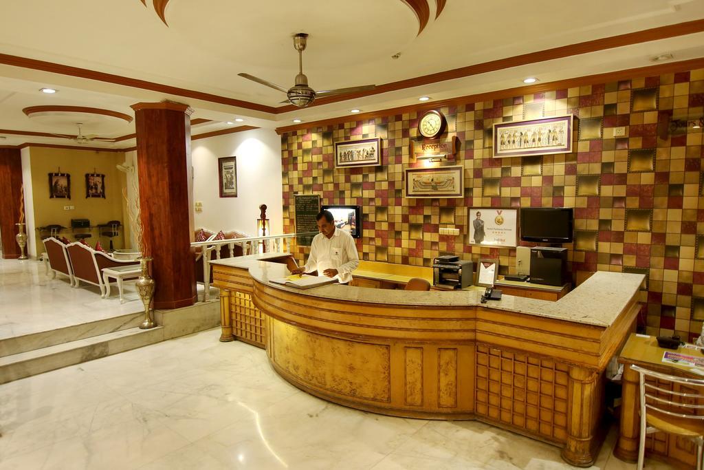 Hotel Parkway Deluxe New Delhi Exterior foto