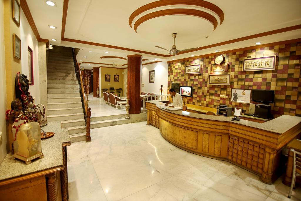 Hotel Parkway Deluxe New Delhi Exterior foto