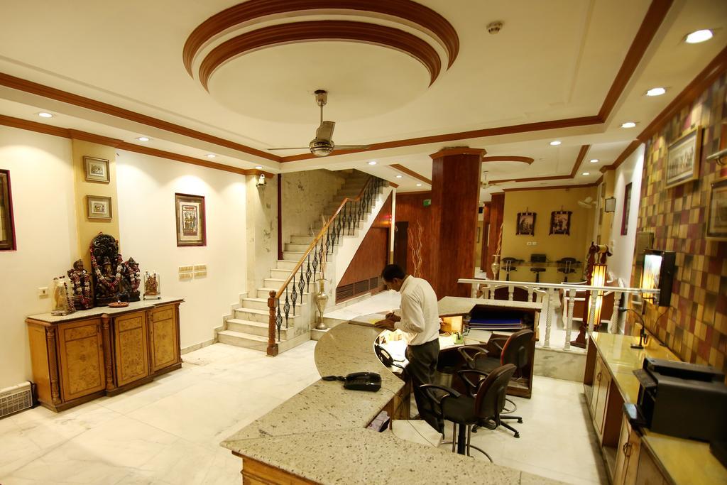 Hotel Parkway Deluxe New Delhi Exterior foto